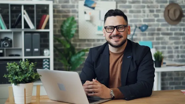 Portrait d'un manager au bureau